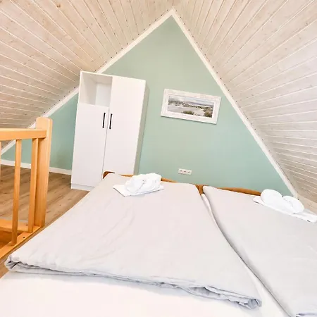 Ferienwohnung-morgenlicht-in-der-ferienanlage-suedblick * ורדום