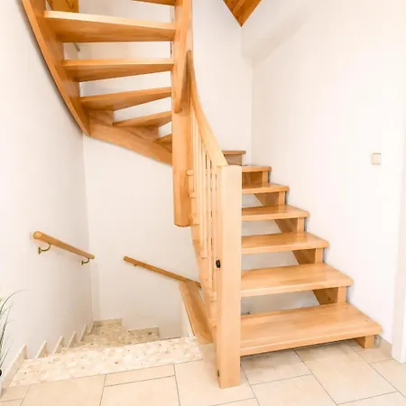 Ferienwohnung-morgenlicht-in-der-ferienanlage-suedblick דירה